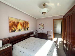 Piso en alquiler en Plaza España - Villa Pilar - Reyes Católicos - Vadillos en Burgos