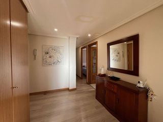 Piso en alquiler en Plaza España - Villa Pilar - Reyes Católicos - Vadillos en Burgos