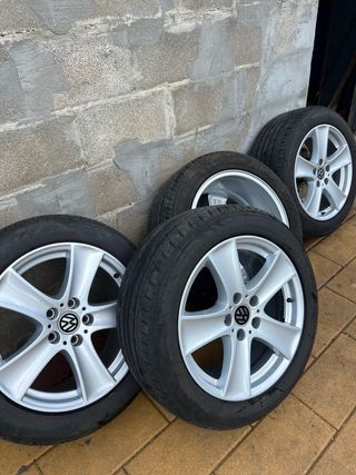Llantas Volkswagen con Neumáticos 245-50-18 V