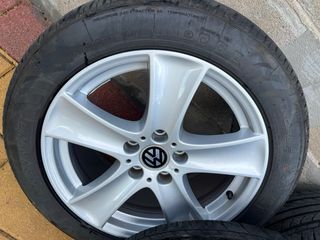Llantas Volkswagen con Neumáticos 245-50-18 V