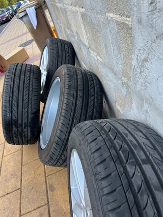 Llantas Volkswagen con Neumáticos 245-50-18 V