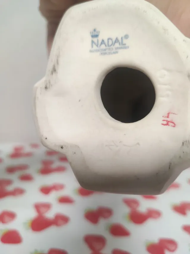 Figura cerámica Nadal niña con flor