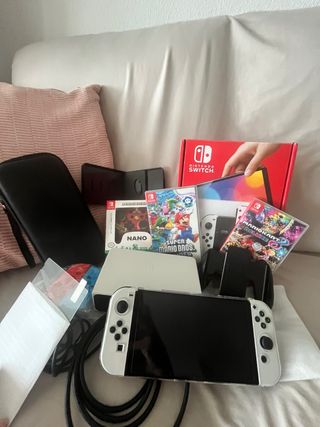 Nintendo Switch OLED + 2 Juegos