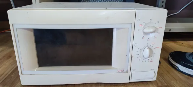 Microonde bianco con grill