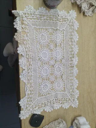Mantel de encaje hecho a mano