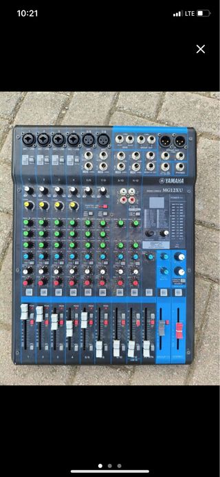 MESA MEZCLAS YAMAHA MG12XU