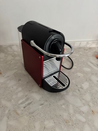 Cafetera Nespresso PIXIE Roja