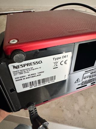 Cafetera Nespresso PIXIE Roja