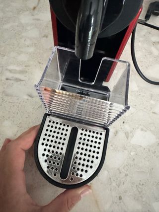 Cafetera Nespresso PIXIE Roja