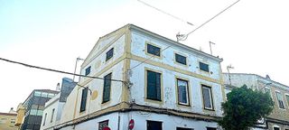 Casa adosada en venta en Castell (Es)