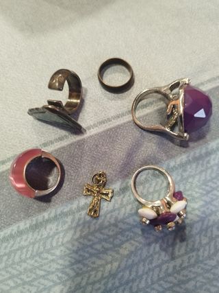 Lote 5 anillos mujer talla 18,5 y una cruz