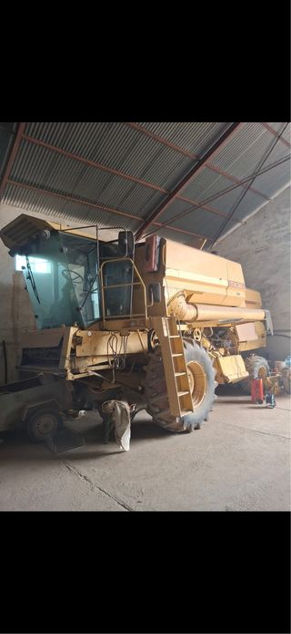 New Holland TX32 Cosechadora