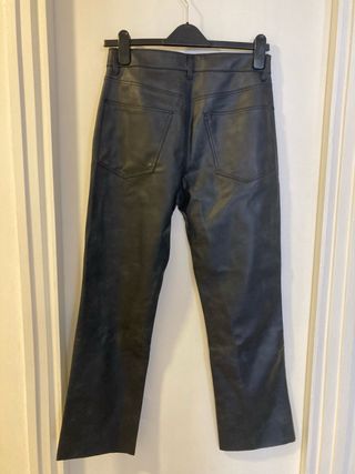Pantalón mujer negro efecto piel Zara 