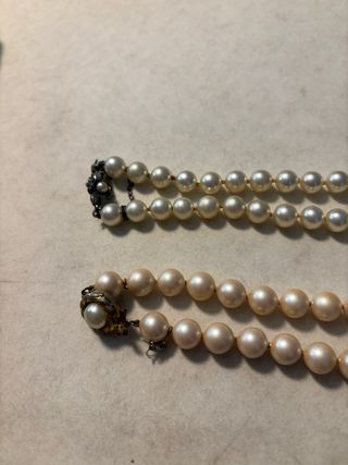 Collares y pulseras de perlas