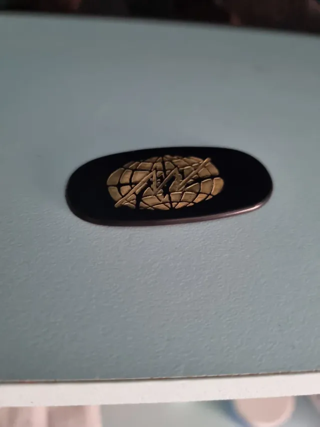 Insignia Coleccionista Globo y Aviones