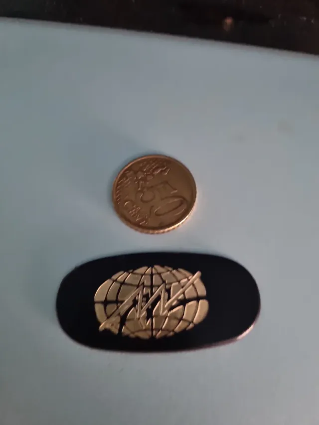 Insignia Coleccionista Globo y Aviones