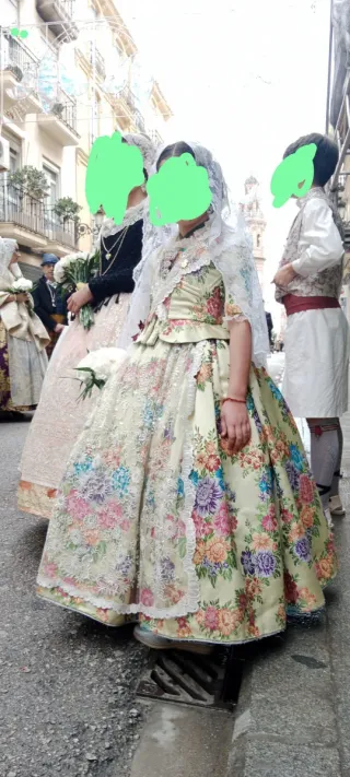 Vestido Fallera Niña verde precioso Talla 7-9 Años