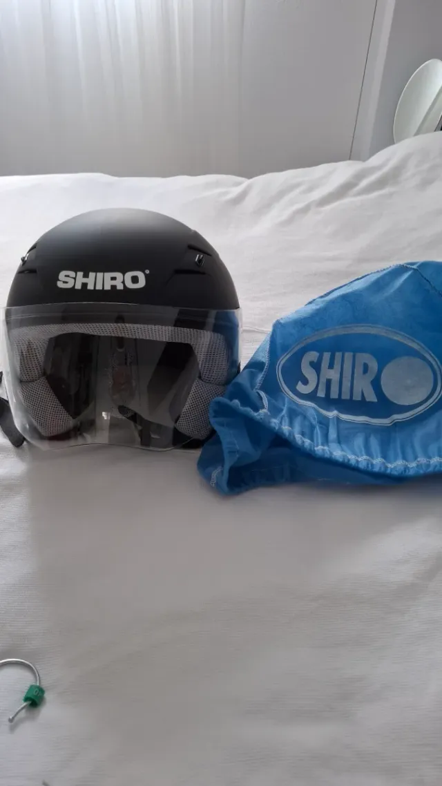 Casco Jet Shiro Negro, talla M, con funda. NUEVO