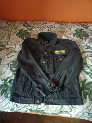 Chaqueta vaquera negra Zara