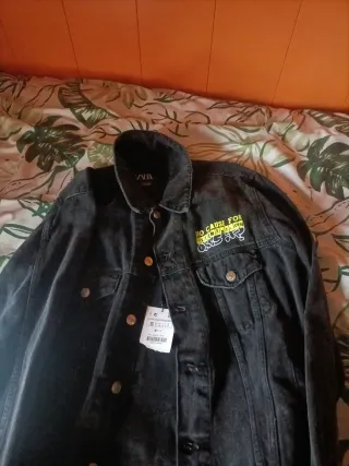 Chaqueta vaquera negra Zara
