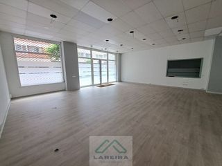 Local comercial en alquiler en O Berbés - Peniche en Vigo