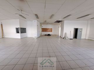 Local comercial en alquiler en O Berbés - Peniche en Vigo