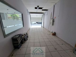 Local comercial en alquiler en O Berbés - Peniche en Vigo