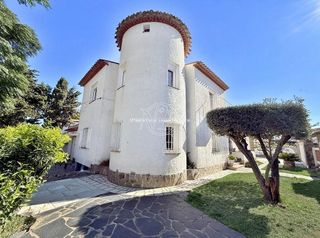 Chalet en venta en Empuriabrava en Castelló d´Empúries