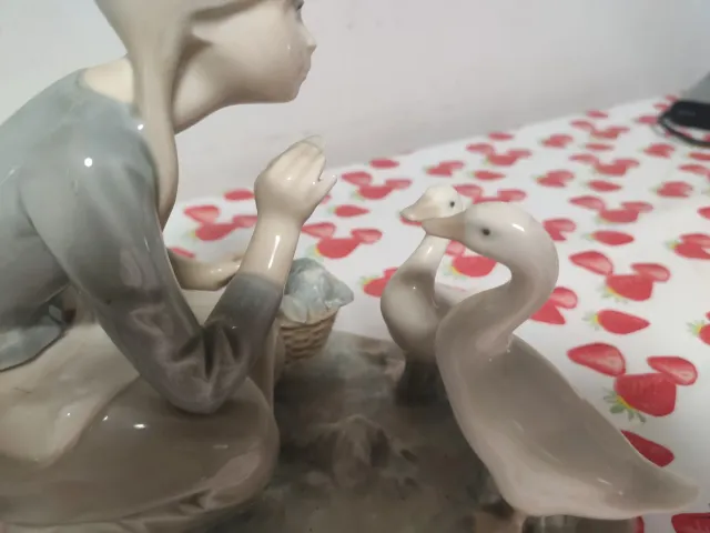 Figura Lladró Niña con Patos