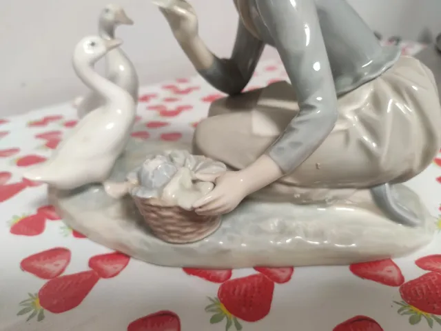 Figura Lladró Niña con Patos