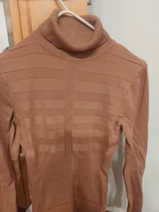 Jersey Morgan cuello alto marrón claro