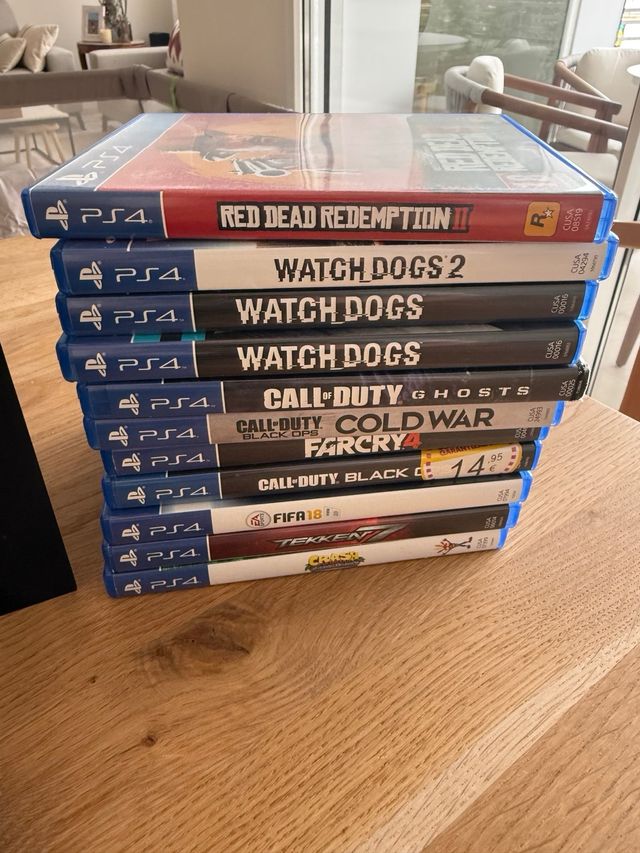 PS4 (PlayStation 4) Negra + 11 Juegos + 3 mandos