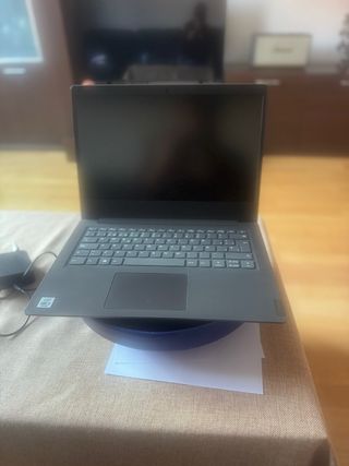 Ordenador portátil Lenovo V14 - IIL (82c4)