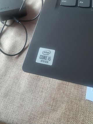 Ordenador portátil Lenovo V14 - IIL (82c4)