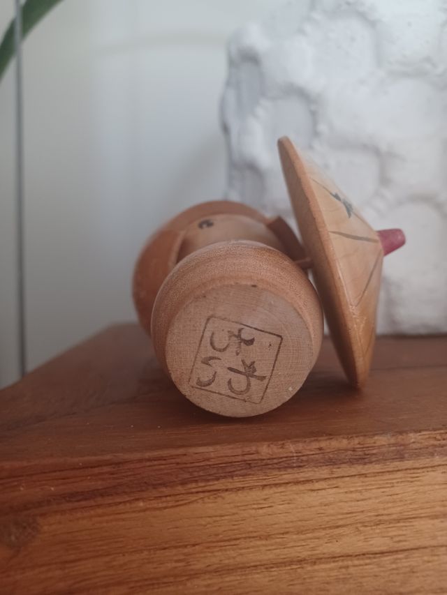 Kokeshi di Ishida Waichi vintage