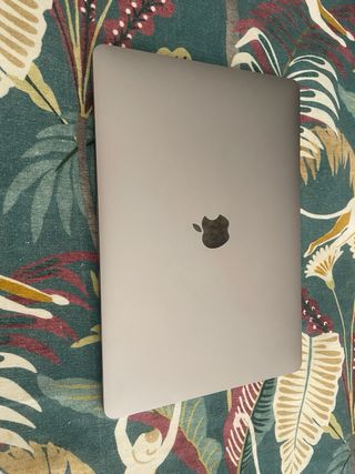 MacBook Pro M2 13 2022 8GB RAM