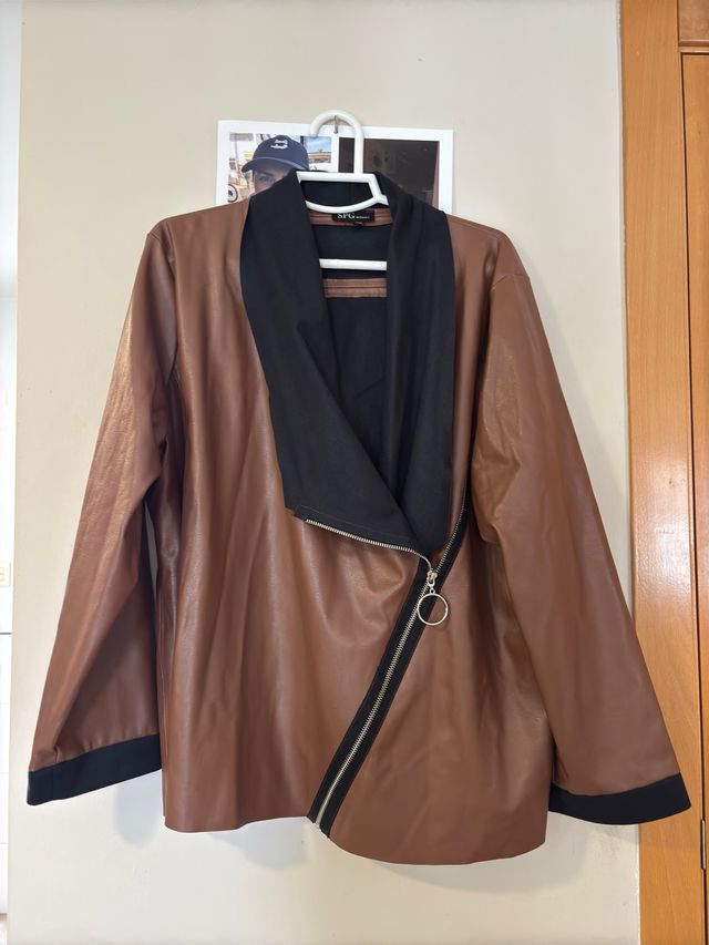 Cazadora polipiel talla 48