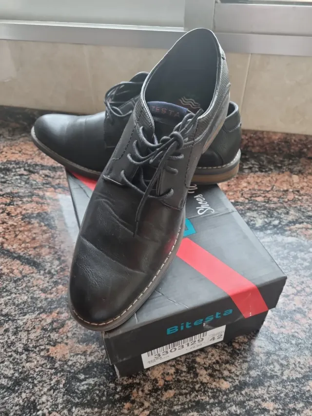 Zapatos de vestir Bitesta negros talla 42