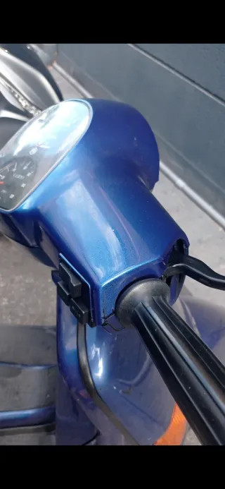 Vespa 200 Azul