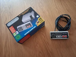 Nintendo Classic Mini + 2 mandos