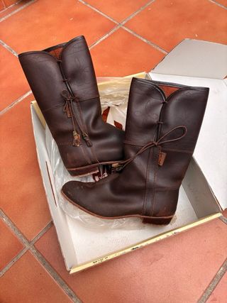 Botas camperas de cuero marrón Talla 34