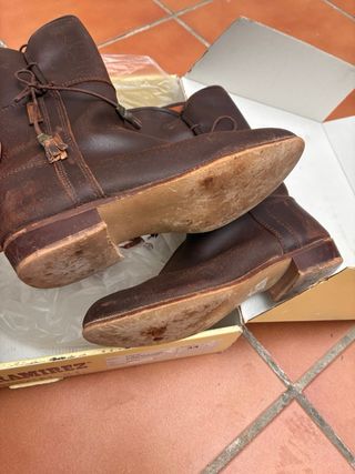 Botas camperas de cuero marrón Talla 34