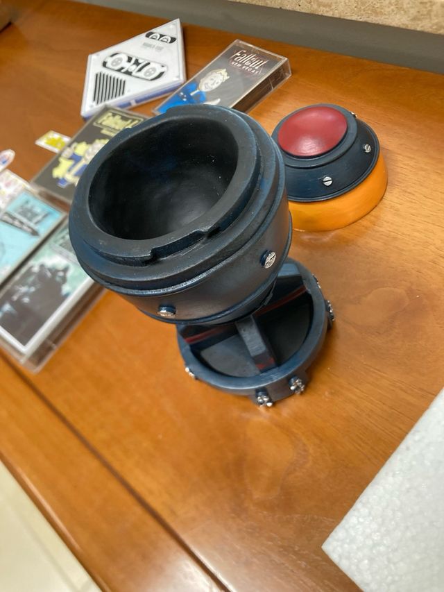 Set 5 Cassette Fallout + Nuke Bomb