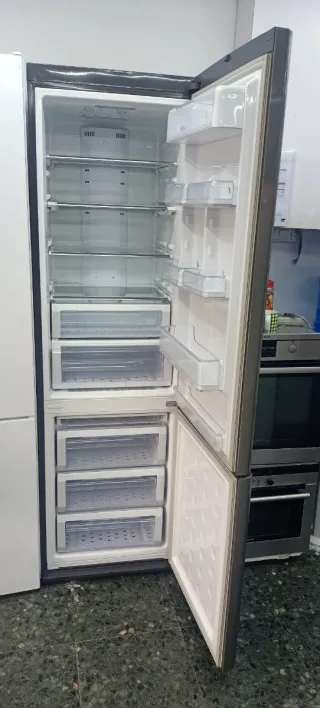 Nevera Combi Samsung
NO Frost energía A+