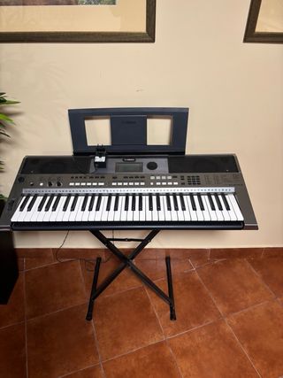 Teclado Yamaha PSR-E443