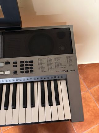 Teclado Yamaha PSR-E443