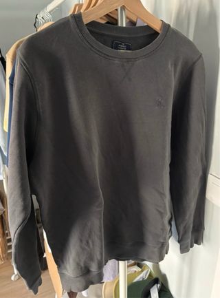 Sudadera de Scalpers y 11 camisetas