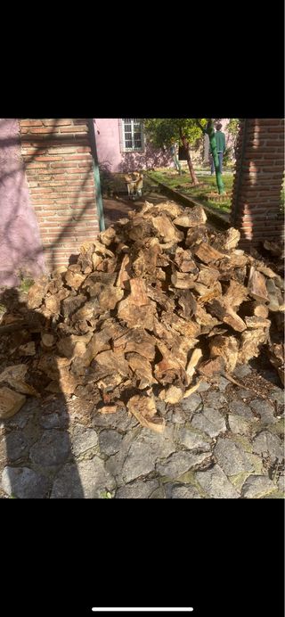 Leña para chimenea o barbacoa