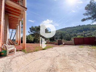 Chalet en venta en Corbera de Llobregat