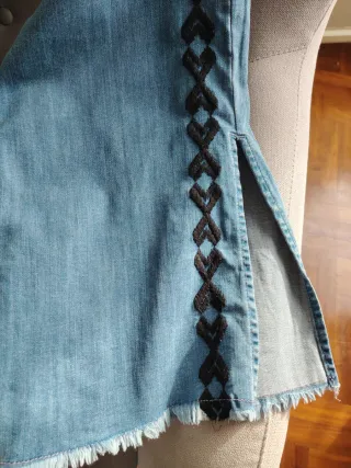 Pantalón vaquero Noon campana bordado